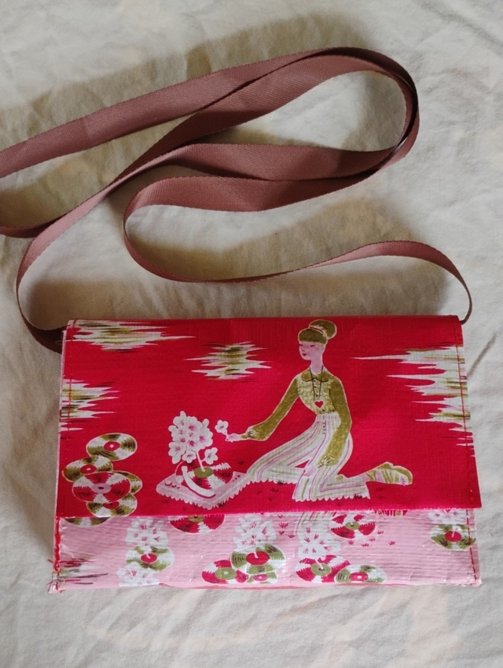Blue Q Small Women's Purse With Shoulder Strap Pink And Red Recycled Materials